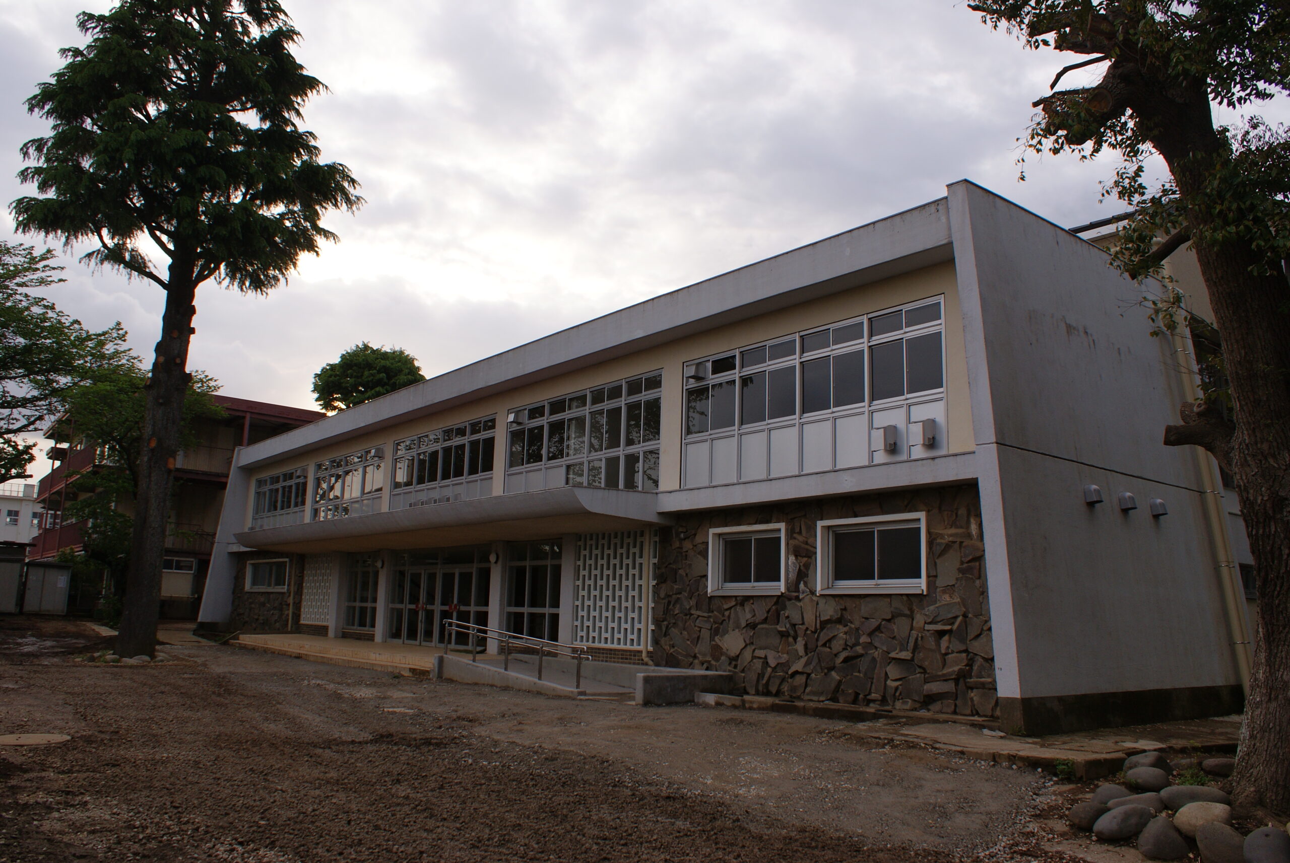 野田市立中央小学校屋